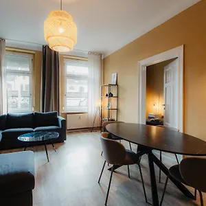 Aparthotel Luga Homes - Stadthaus